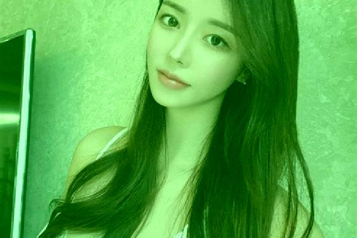 Victoria, 38 — Escort in Huangjinbu, China