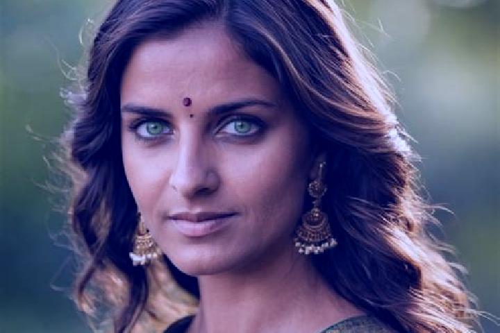 Victoria, 39, a red green-eyed indian companion based in Kurchaloy. Offering Tantra, Fetish, Couples. Available for incall and outcall, overnight bookings av...
