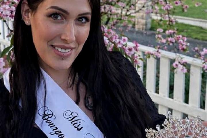 Victoria, 39 — Escort in Desandans, France