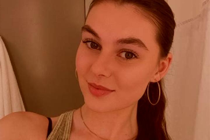 Victoria, 39 — Escort in Langhorne Manor, United States