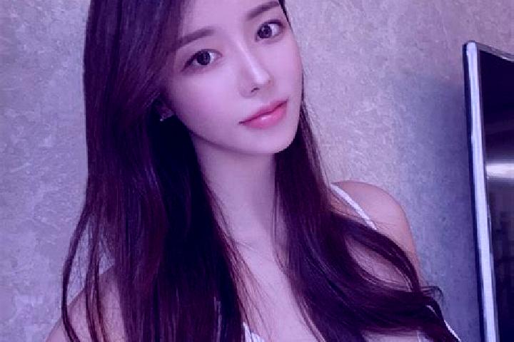 Victoria, 39 — Escort in Shagou, China