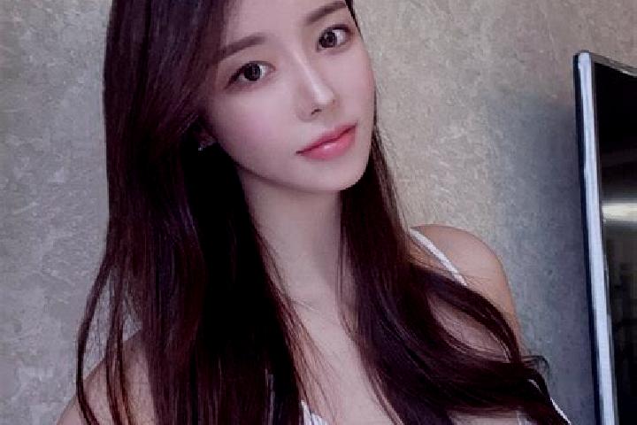 Victoria, 39 — Escort in Xiepu, China