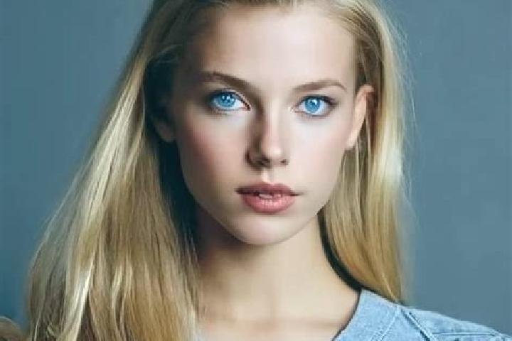 Violet, 20, a blonde grey-eyed indian companion based in Llorente. Offering 69, A-Level, GFE. Available for incall and outcall, overnight bookings available.