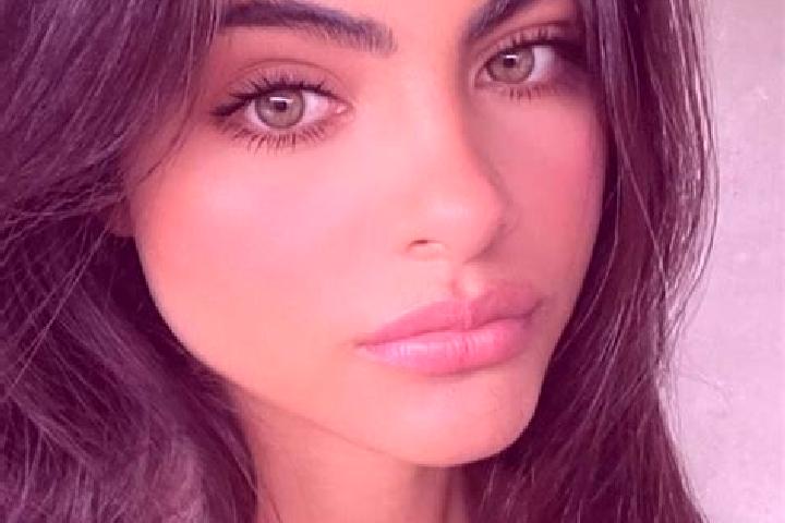 Violet, 20, a brunette green-eyed mediterranean companion based in Mueda. Offering Deep French Kissing, Massage, Striptease. Available for incall and outcall...