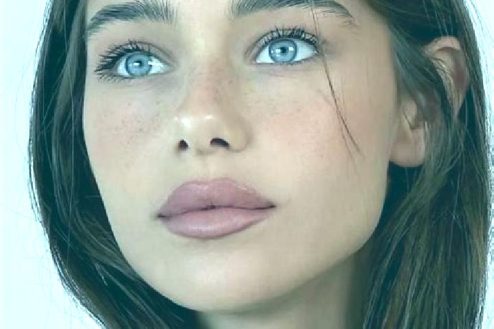 Violet, 20, a brunette grey-eyed european companion based in Anwari. Offering Party Girl, Dinner Date, CIM. Available for incall and outcall, day and evening...