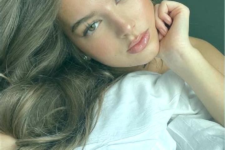 Violet, 20, a brunette hazel-eyed caucasian companion based in Kirchbach in Steiermark. Offering Tantra, OWO, Overnight. Available for incall and outcall, da...