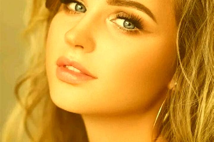 Violet, 20, a dark blonde blue-eyed slavic companion based in Muroran. Offering Duos, Tantra. Available for incall and outcall, day and evening dates.