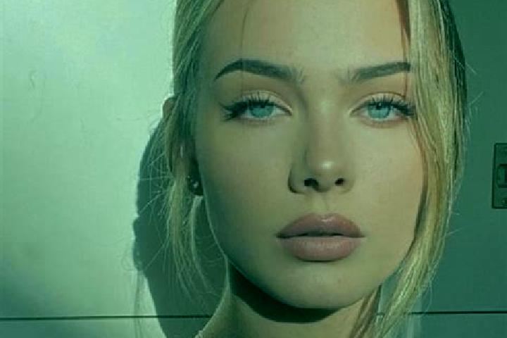 Violet, 20, a red grey-eyed european companion based in Chippawa. Offering Party Girl, Erotic Massage, Fetish. Available for incall and outcall, overnight bo...