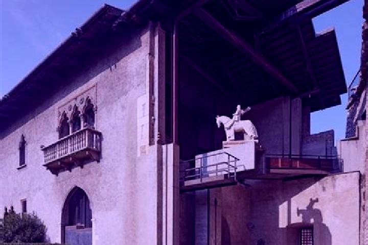 Violet, 20 — Escort in Castelvecchio Pascoli, Italy