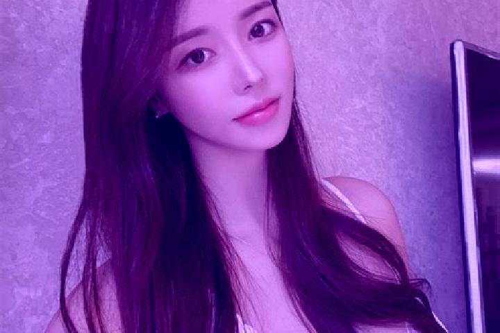 Violet, 20 — Escort in Damnyain, China