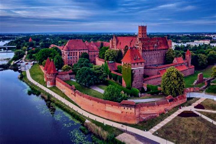 Violet, 20 — Escort in Malbork, Poland