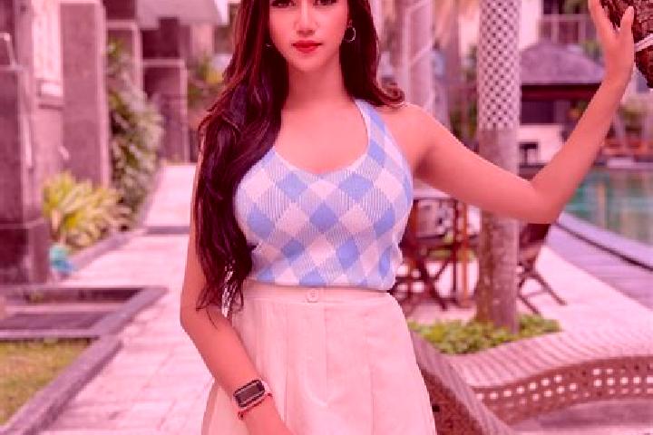 Violet, 20 — Escort in Maradabangga, Indonesia