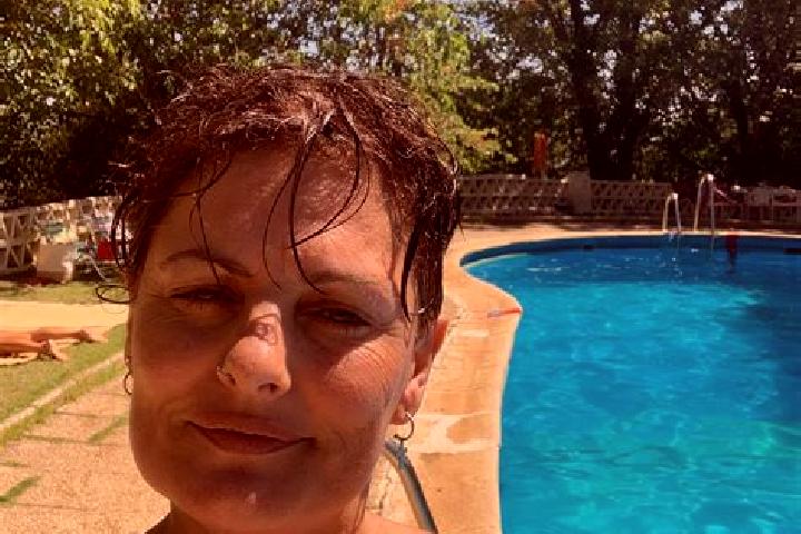Violet, 20 — Escort in Pitres, France