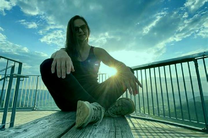 Violet, 20 — Escort in Rheinau, Germany