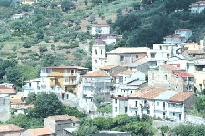 Violet, 20 — Escort in Santa Eufemia Lamezia, Italy