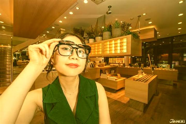 Violet, 20 — Escort in Yuetang, China