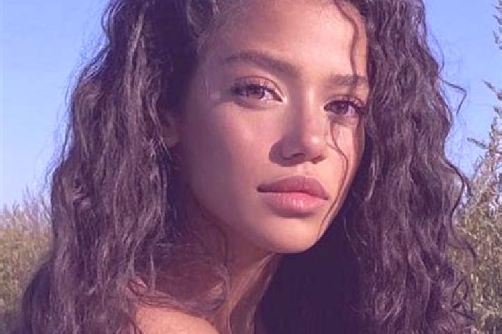 Violet, 21, a black dark-eyed latina companion based in Dubrovnik. Offering Dinner Date, OWO, Travel Companion. Available for incall and outcall, day and eve...