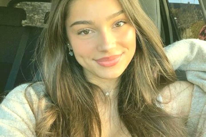 Violet, 21, a brunette green-eyed ebony companion based in Draa el Mizan. Offering Deep French Kissing, Massage, Domination, BDSM. Available for incall and o...