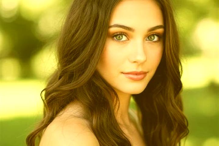 Violet, 21, a brunette hazel-eyed latina companion based in Berg. Offering Couples, Duos, 69. Available for incall and outcall, day and evening dates.