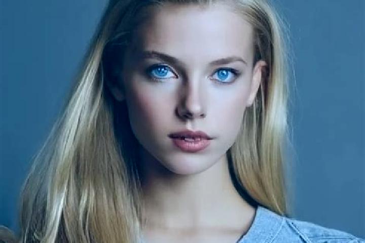 Violet, 21, a dark blonde grey-eyed mixed companion based in Bathurst. Offering OWO, Couples, GFE, A-Level. Available for incall and outcall, day and evening...