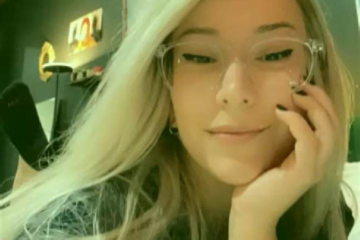 Violet, 21, a platinum blonde amber-eyed latina companion based in Feistritz ob Bleiburg. Offering BDSM, Overnight, Fetish, Dinner Date. Available for incall...