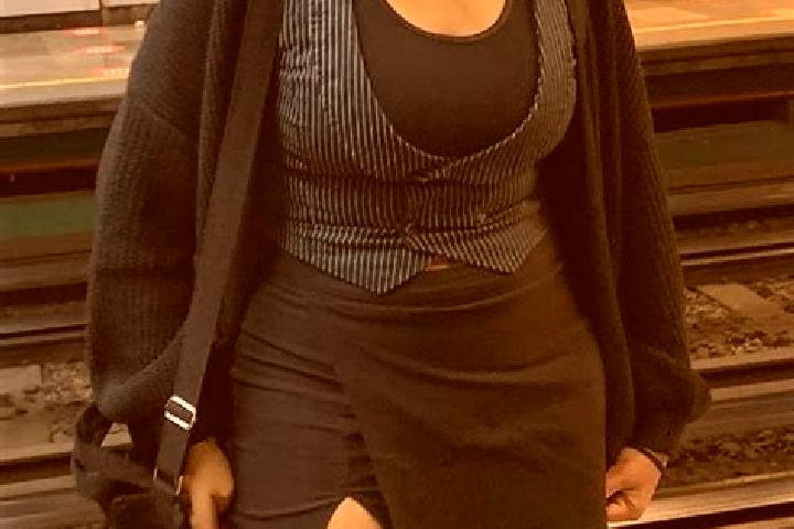 Violet, 21 — Escort in Akcasir, Turkey