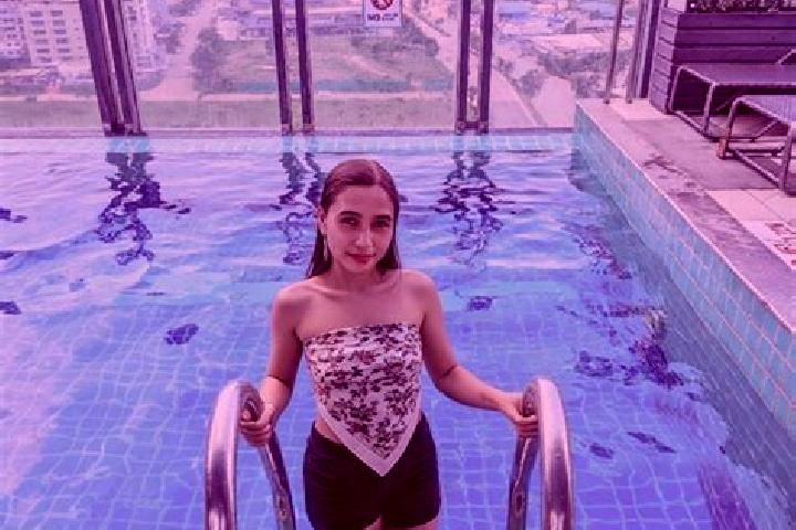 Violet, 21 — Escort in Banawa, Philippines