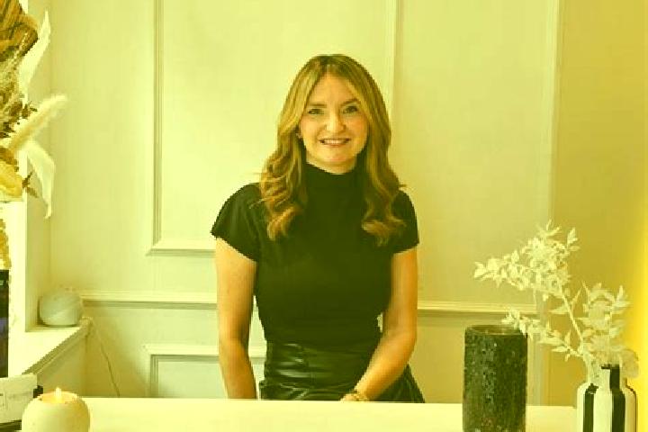 Violet, 21 — Escort in Bridge of Weir, United Kingdom