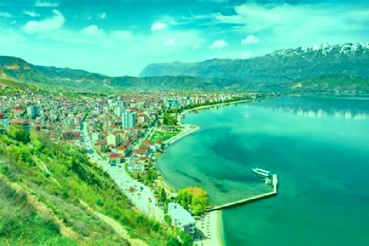 Violet, 21 — Escort in Bucimas, Albania