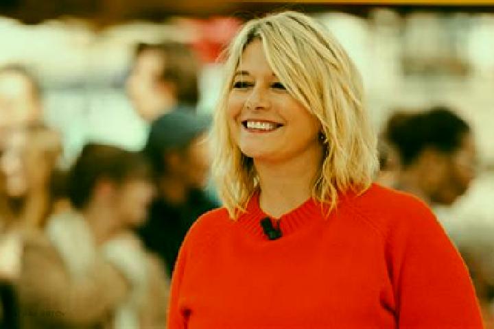Violet, 21 — Escort in Charge, France