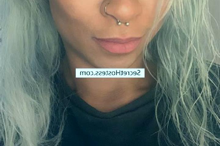 Violet, 21 — Escort in Columbus Junction, United States