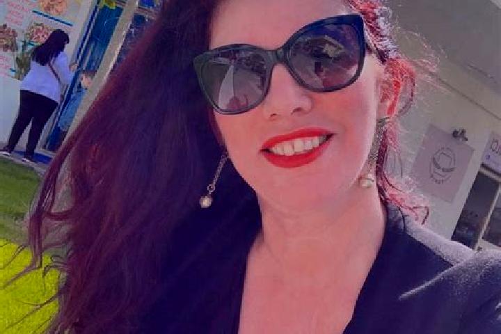 Violet, 21 — Escort in Doljesti, Romania