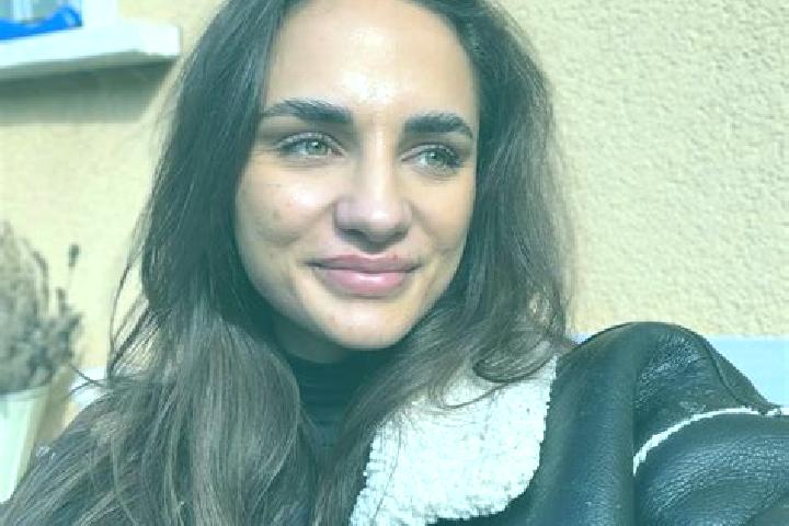 Violet, 21 — Escort in Felsolajos, Hungary