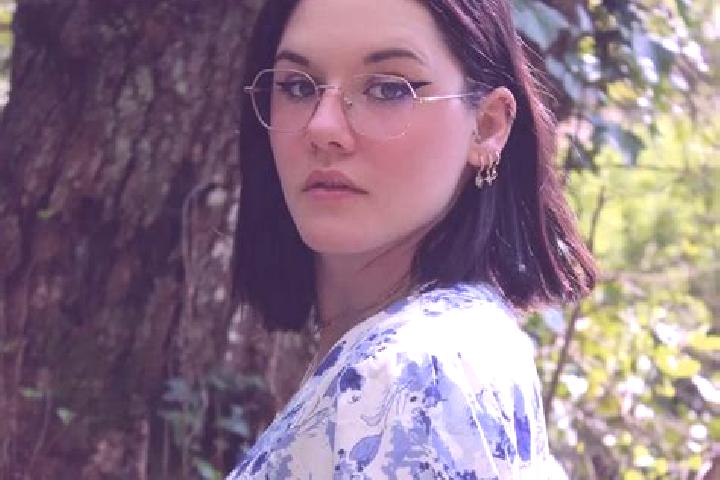 Violet, 21 — Escort in Heure, Belgium