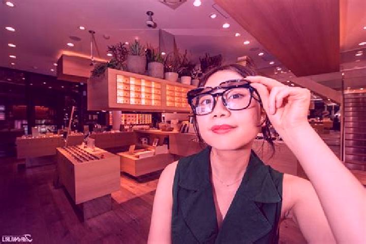 Violet, 21 — Escort in Kijingan, Indonesia