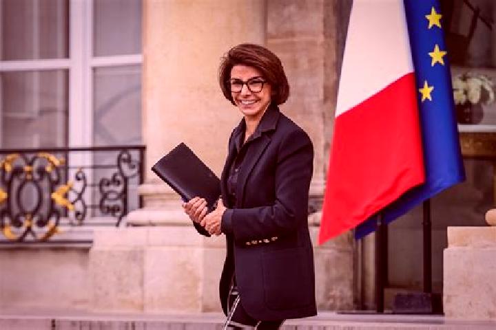Violet, 21 — Escort in La Gaubretiere, France