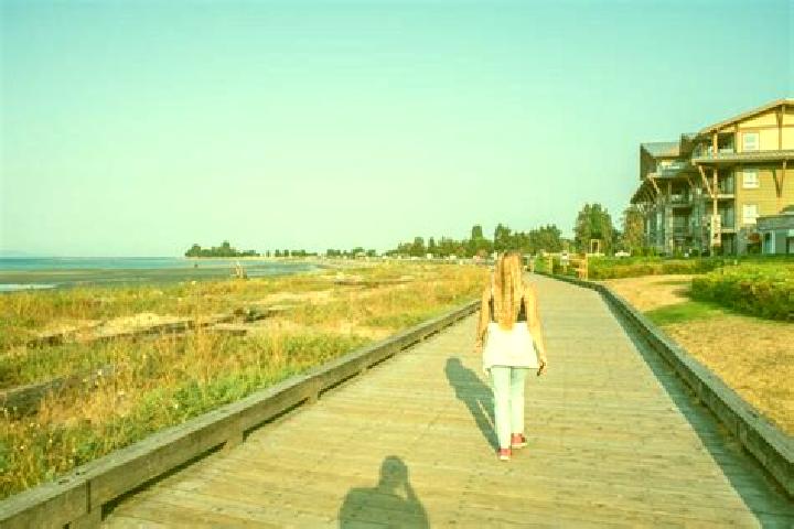 Violet, 21 — Escort in Parksville, Canada