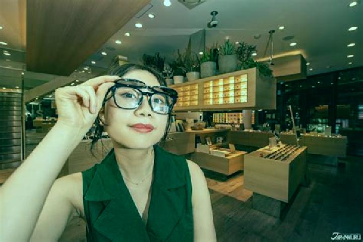 Violet, 21 — Escort in Qiaoshi, China