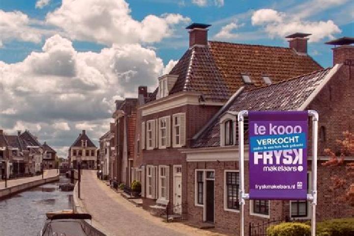 Violet, 21 — Escort in Reduzum, Netherlands