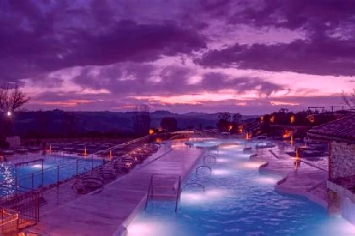 Violet, 21 — Escort in San Giuliano Terme, Italy