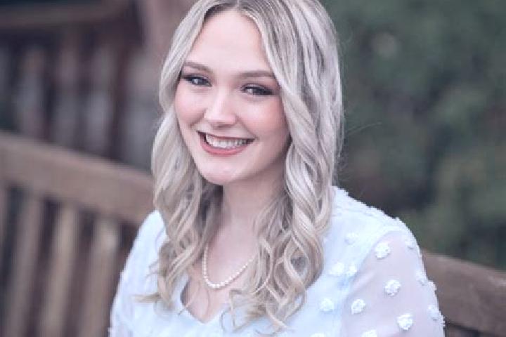 Violet, 21 — Escort in Talmo, United States