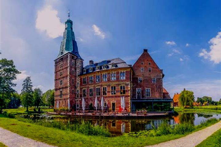 Violet, 21 — Escort in Wipperfuerth, Germany