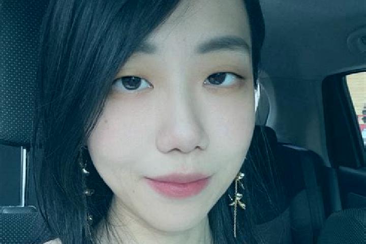 Violet, 21 — Escort in Yuling, China