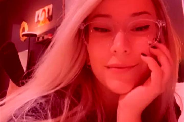 Violet, 22, a blonde hazel-eyed european companion based in Jablonne nad Orlici. Offering GFE, Girlfriend Experience, Roleplay, Dinner Date. Available for in...