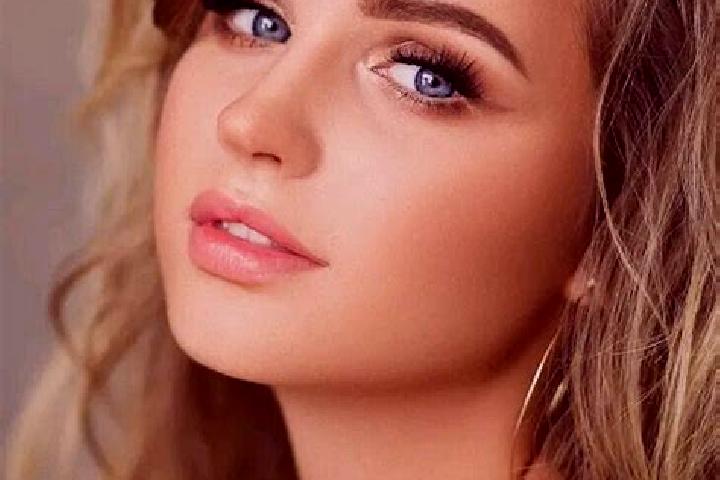 Violet, 22, a dark blonde blue-eyed mediterranean companion based in Beshariq. Offering BDSM, Tantra, Couples, Overnight. Available for incall and outcall, d...
