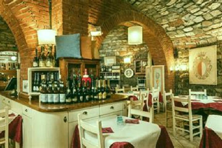 Violet, 22 — Escort in Arcidosso, Italy