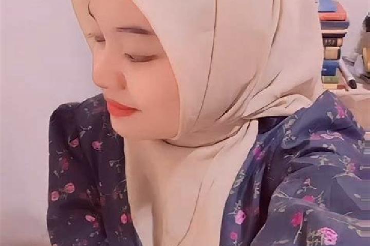 Violet, 22 — Escort in Bangsalsari, Indonesia
