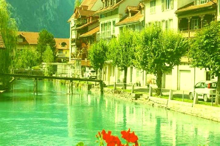 Violet, 22 — Escort in Breil, Switzerland