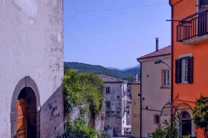 Violet, 22 — Escort in Carpinone, Italy