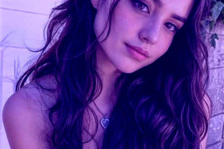 Violet, 23, a auburn brown-eyed middle eastern companion based in Leingarten. Offering Couples, Duos, A-Level, Massage, Domination. Available for incall and ...